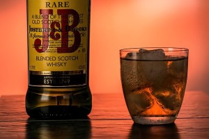 scotch whisky j&b glass ice