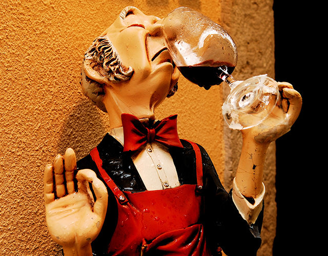wine smell statue